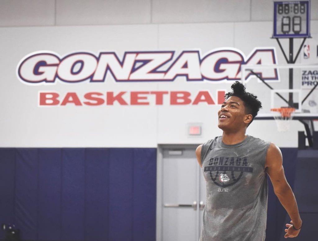 八村塁的混血身份与心理韧性：贝宁日本血统如何塑造NBA前锋的精神力量